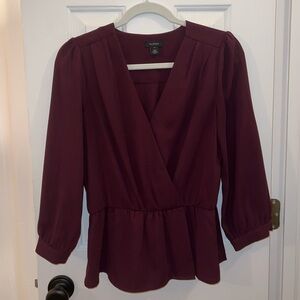 Halogen burgundy long sleeve top w/ v-neck and peplum hem